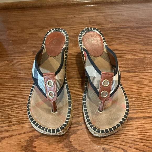 Burberry Platform Sandals - Picture 1 of 4